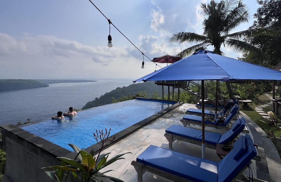 Natural landscape, Landmark view, Sea view, Swimming pool