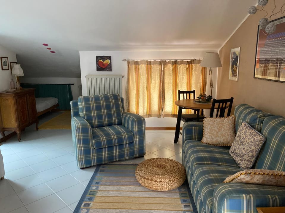 La mansarda di Orni Apartment in Aosta Valley, Italy