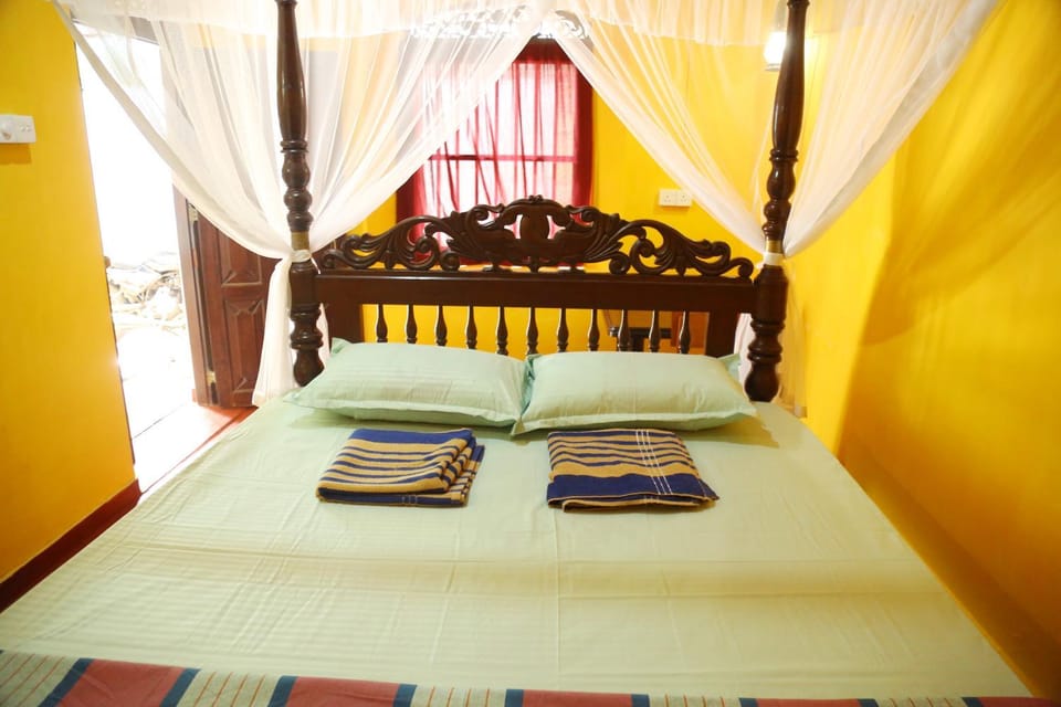 Rekha Art Gallery & Restaurant Bed and Breakfast in Mirissa
