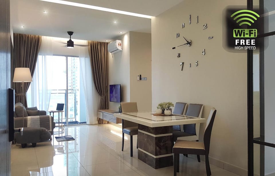 Communal lounge/ TV room, Living room, Seating area, Dining area