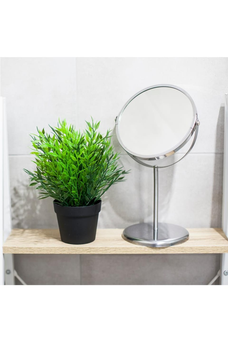 Toilet, Living room