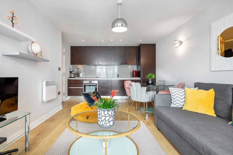 Kitchen or kitchenette, Living room