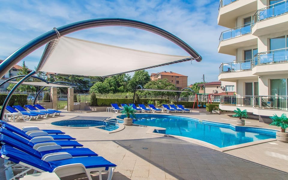 Property building, Swimming pool, Swimming pool