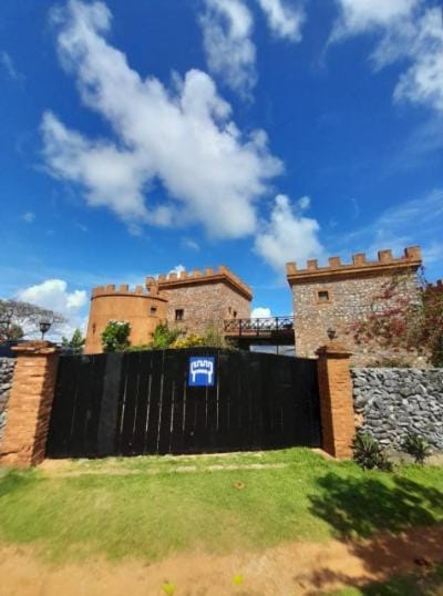 El Castillo Bed and Breakfast in Samaná Province