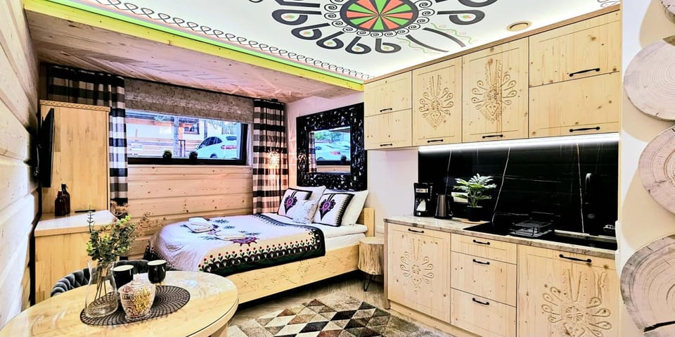 Kitchen or kitchenette, Photo of the whole room, Seating area, Bedroom