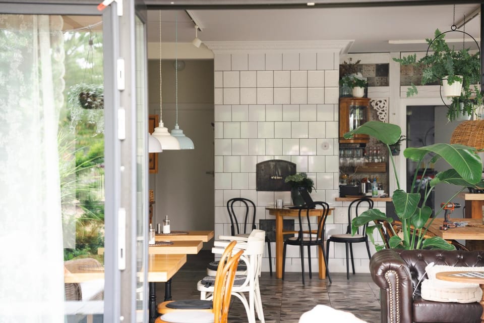 Property building, Staff, Restaurant/places to eat, Restaurant/places to eat, Communal lounge/ TV room