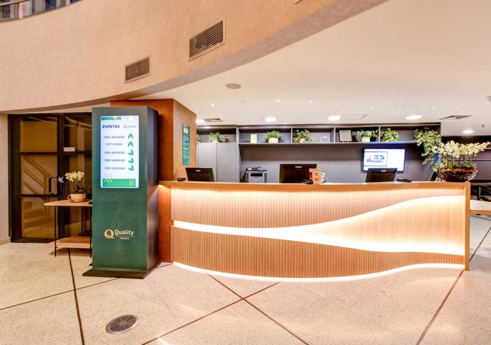Lobby or reception, Lobby or reception