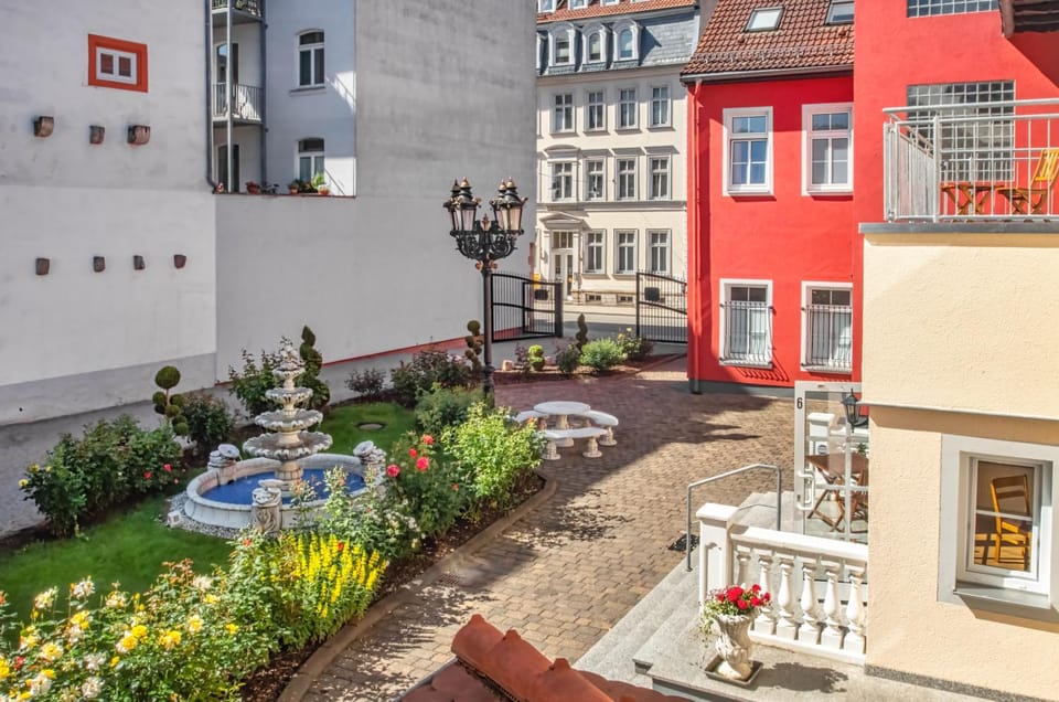 Property building, Patio, Garden view, Street view