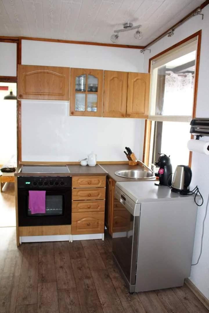 Kitchen or kitchenette, dishwasher, pet friendly, stove