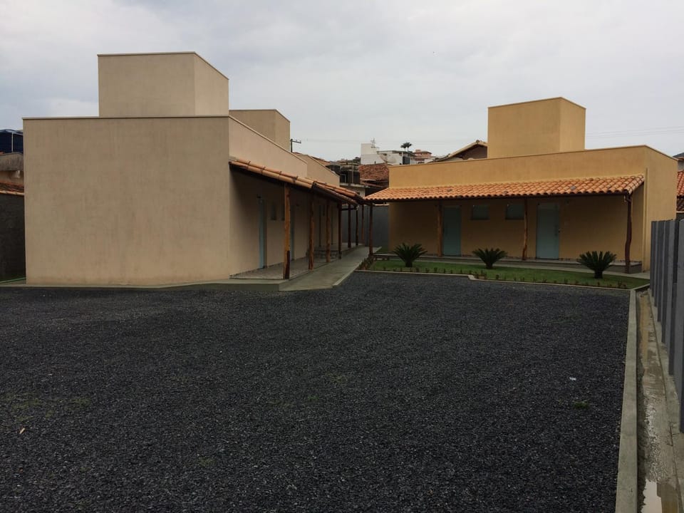 Property building, Garden, Parking