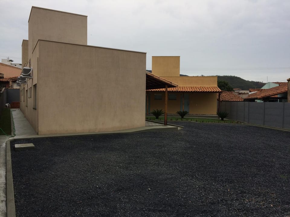 Property building, Garden, Parking
