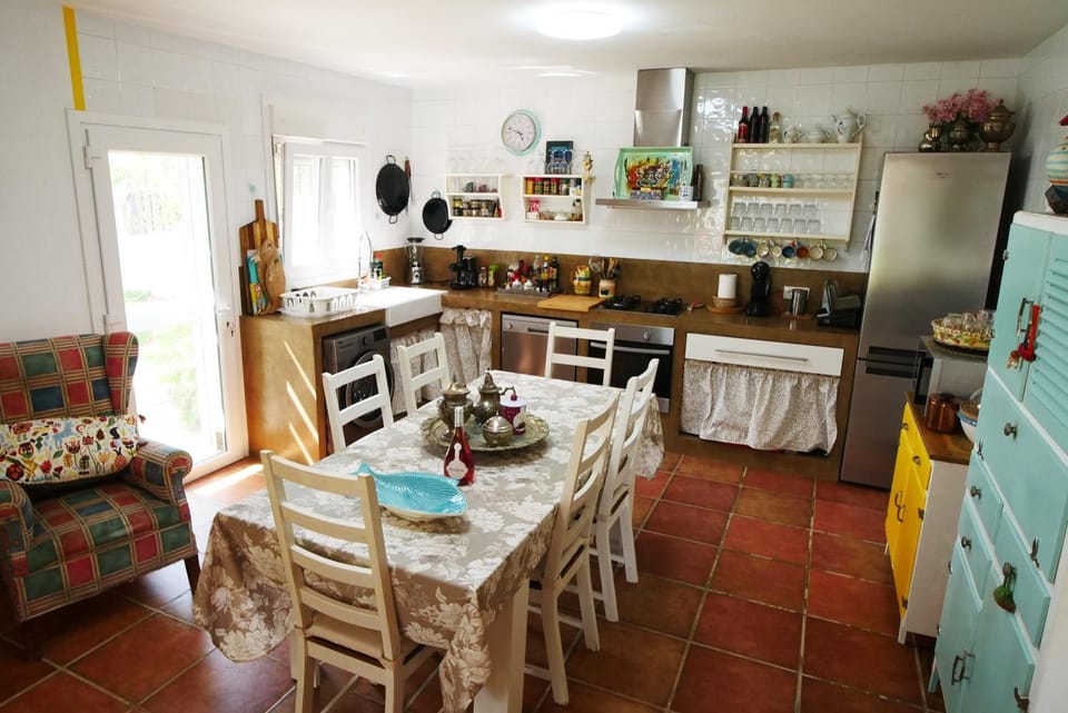 Kitchen or kitchenette, Communal kitchen, kitchen