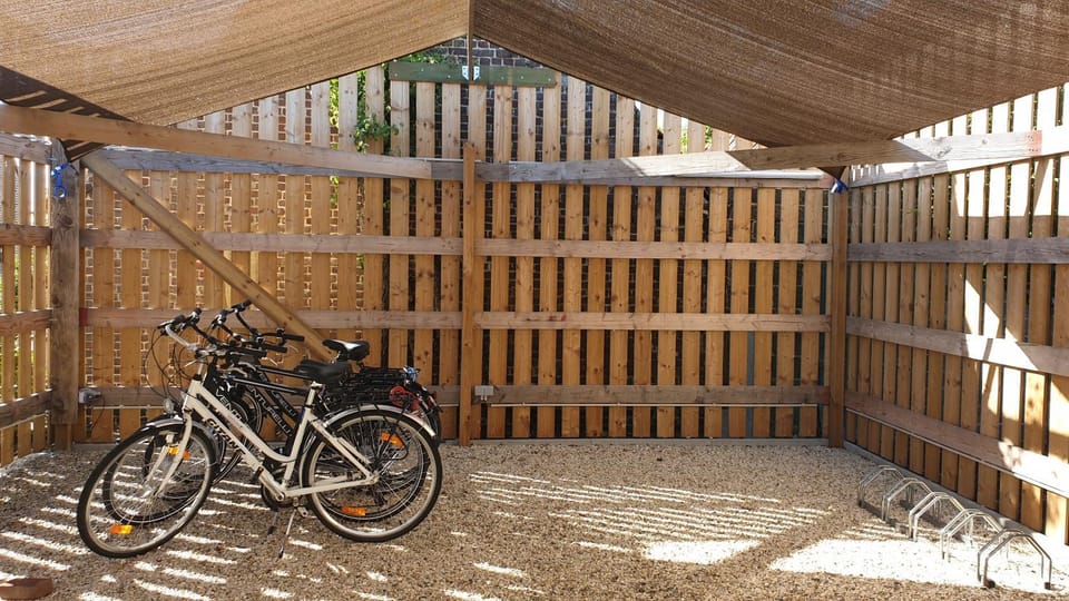 Fitness centre/facilities, Cycling