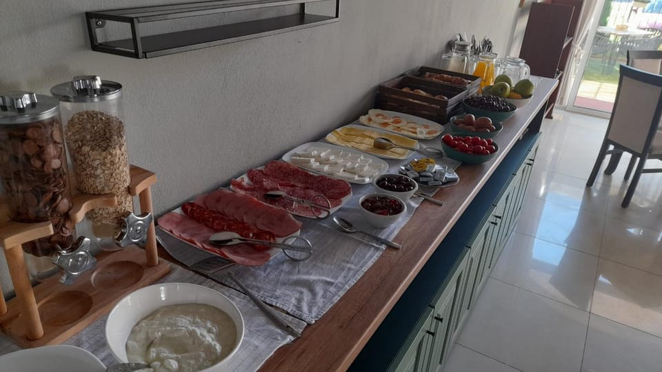 Breakfast, Buffet breakfast