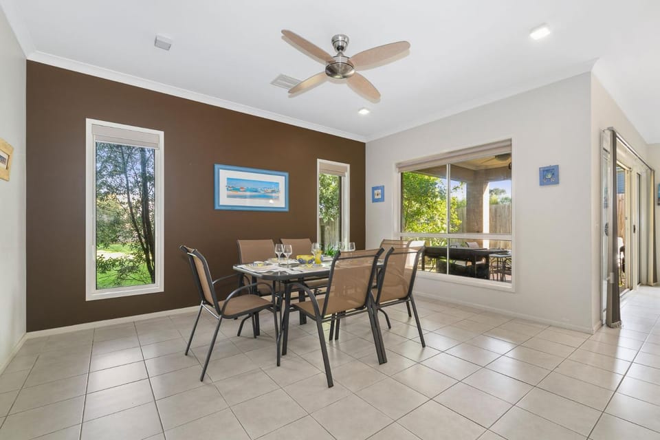 Family Beach Escape Rye House in Melbourne
