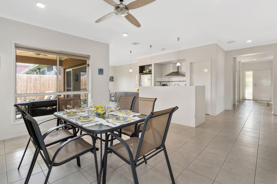 Family Beach Escape Rye House in Melbourne