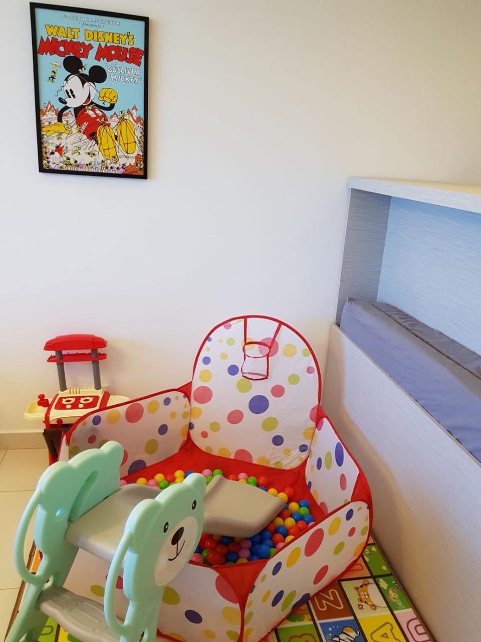 Kids's club, children