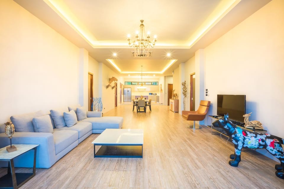 Living room, Photo of the whole room