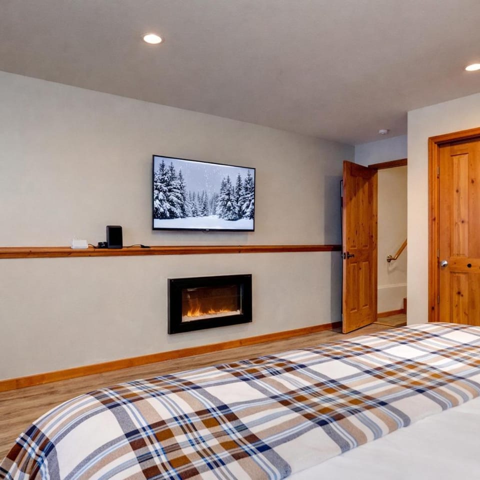 Main Street Lookout Townhouse House in Park City
