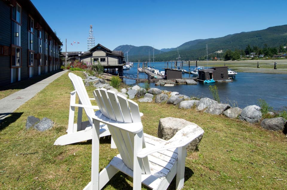 Property building, Lake view, Mountain view