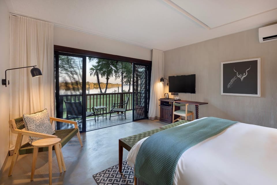 TV and multimedia, View (from property/room), Balcony/Terrace, Bedroom, Lake view, air conditioner