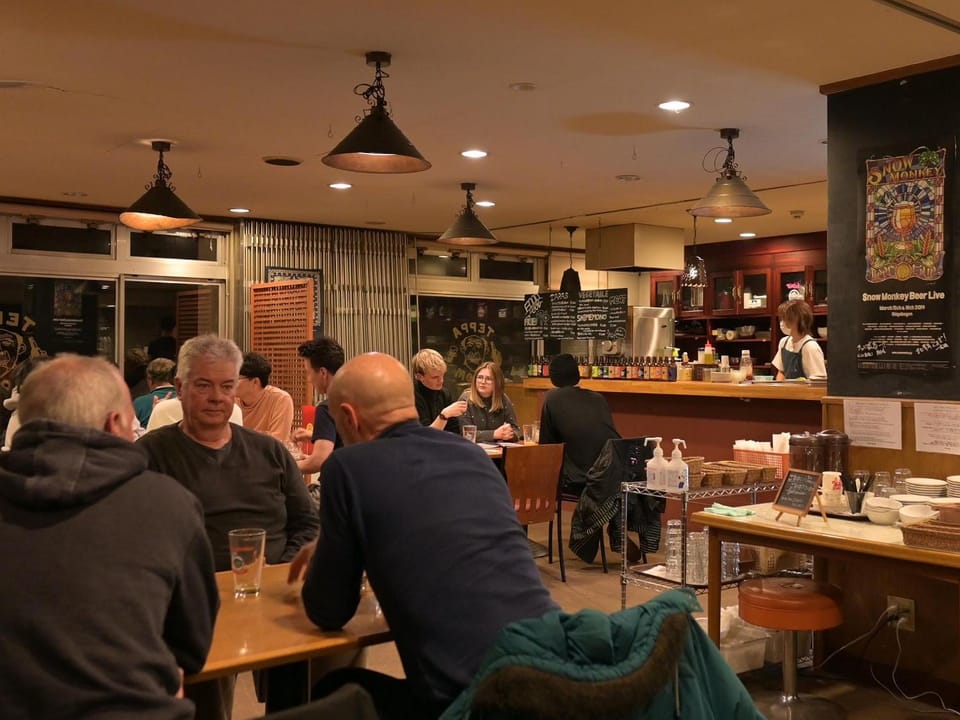 Lounge or bar, Drinks, Alcoholic drinks