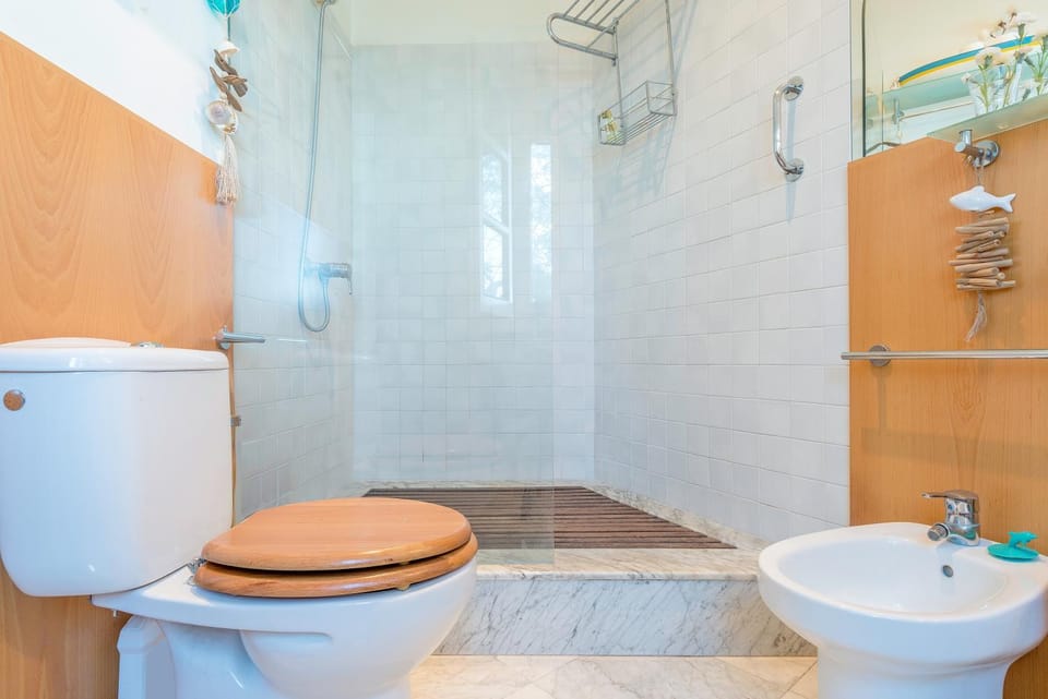 Bathroom, Living room