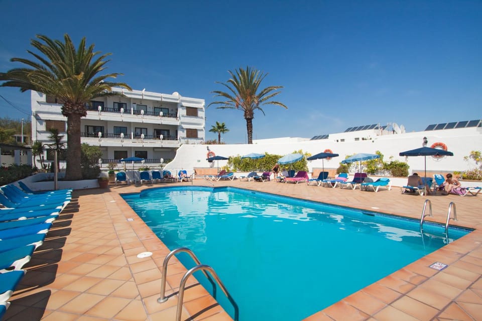 Swimming pool, Swimming pool