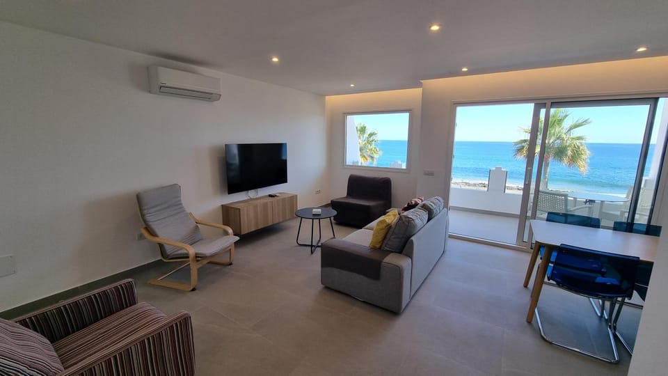 TV and multimedia, View (from property/room), Balcony/Terrace, Living room