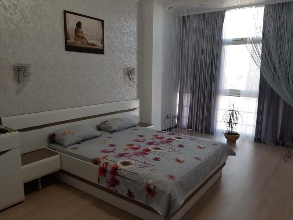 Маршала Малиновського 18 б 12 Жемчужина квартира Apartment in Odessa