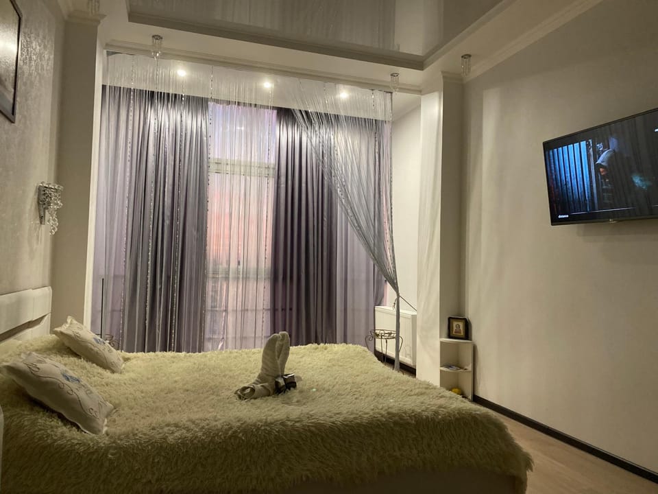 Маршала Малиновського 18 б 12 Жемчужина квартира Apartment in Odessa