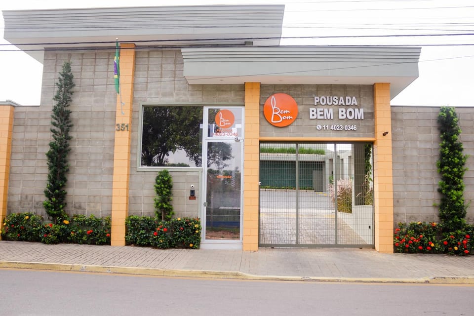 Facade/entrance, Property logo or sign, Logo/Certificate/Sign, Street view