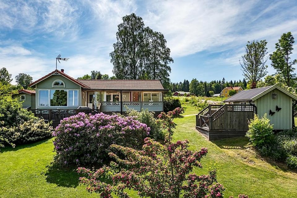 Luxury Villa by lake welcome you Villa in Västra Götaland County