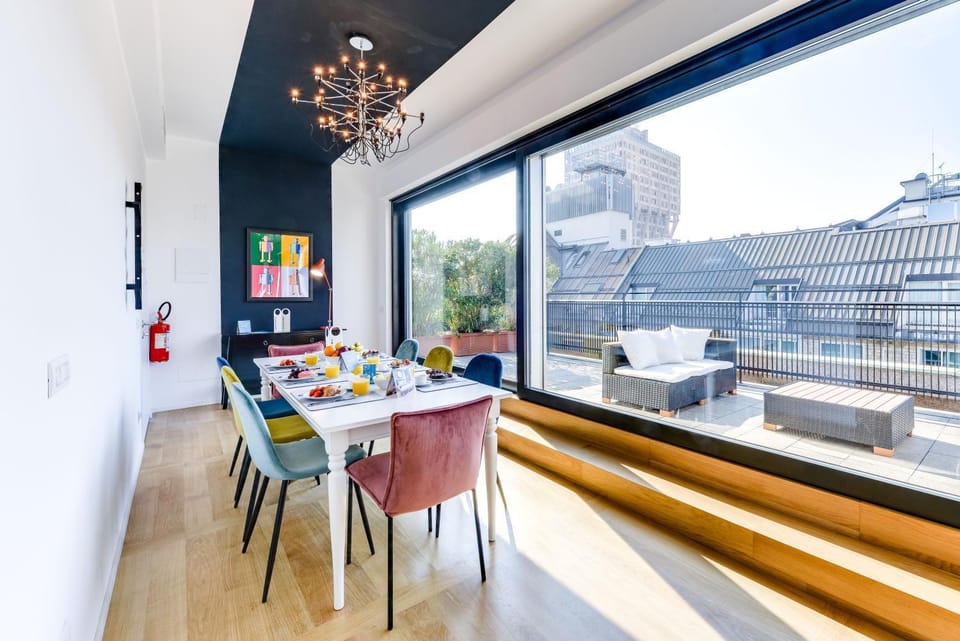 Dining area, City view