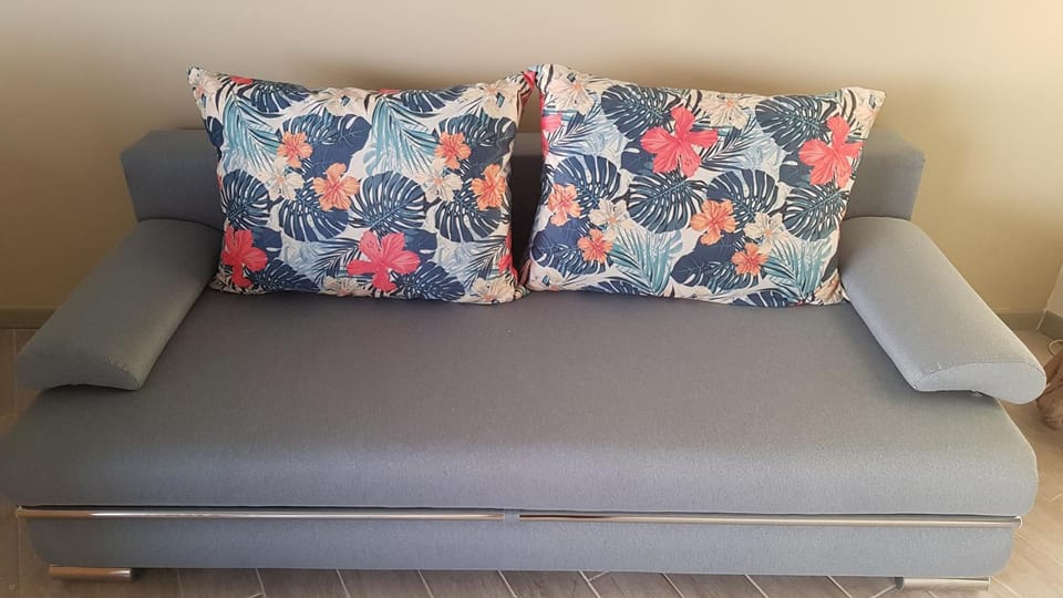 Bed, Living room