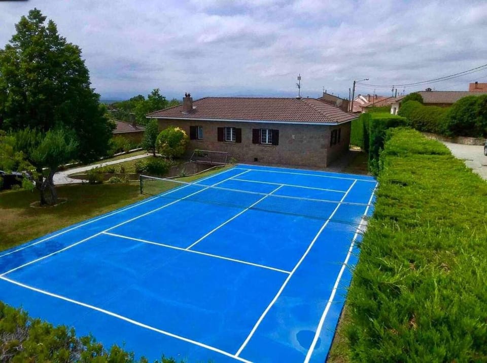 Sagasti-Enea Villa con Piscina y Tenis en la Rioja House in La Rioja