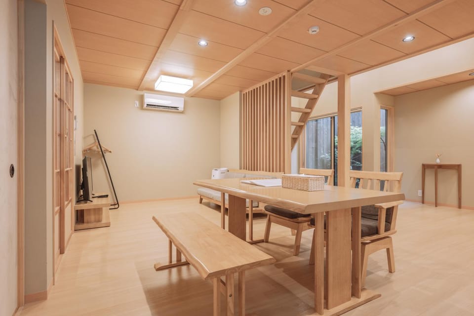 Living room, Photo of the whole room, Dining area