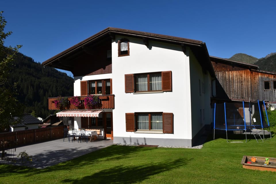 Property building, Balcony/Terrace