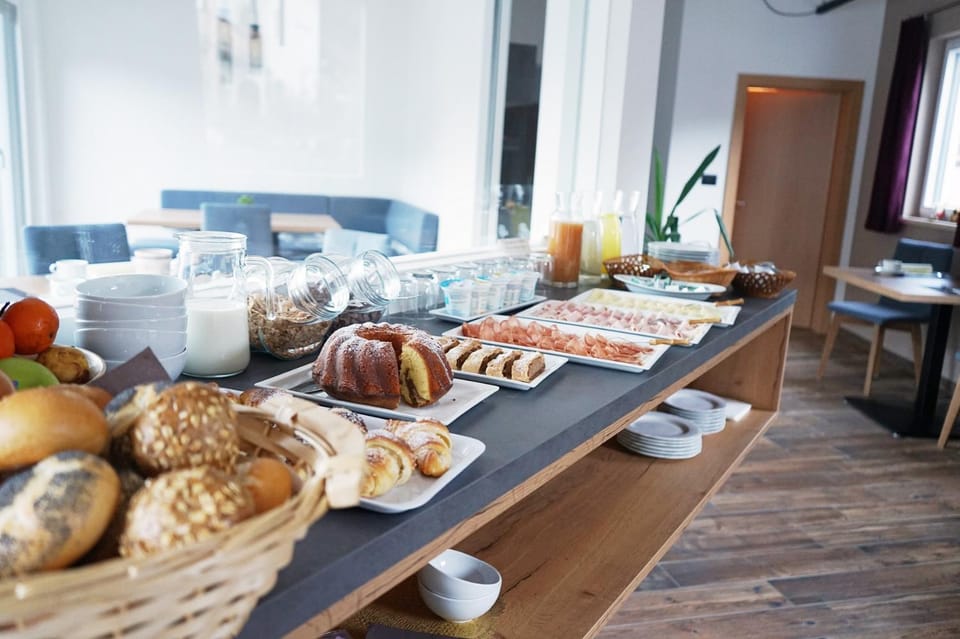Food and drinks, Breakfast, Buffet breakfast
