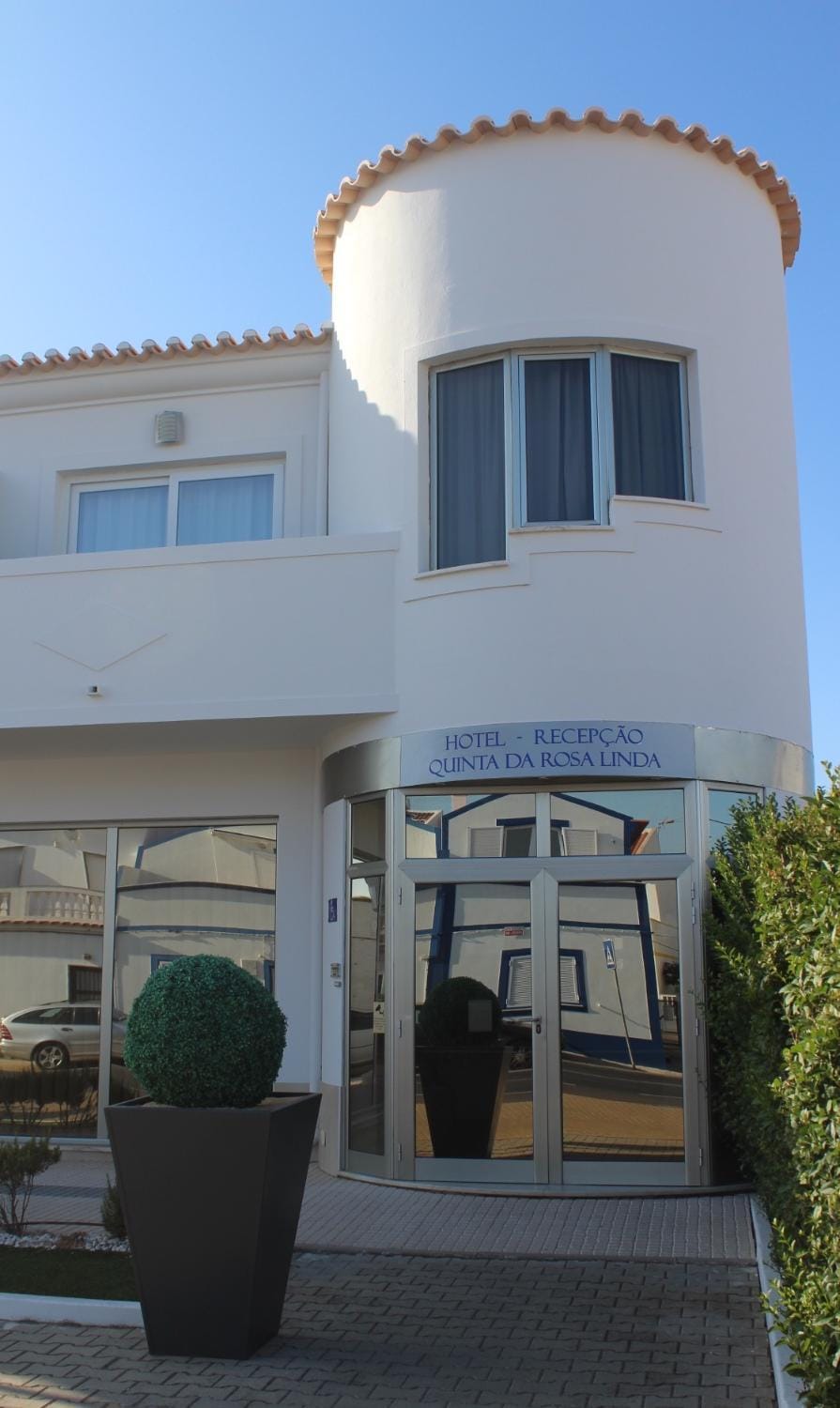 Facade/entrance