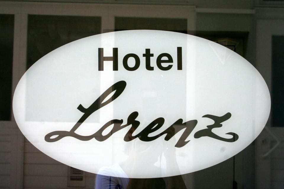 Facade/entrance, Logo/Certificate/Sign