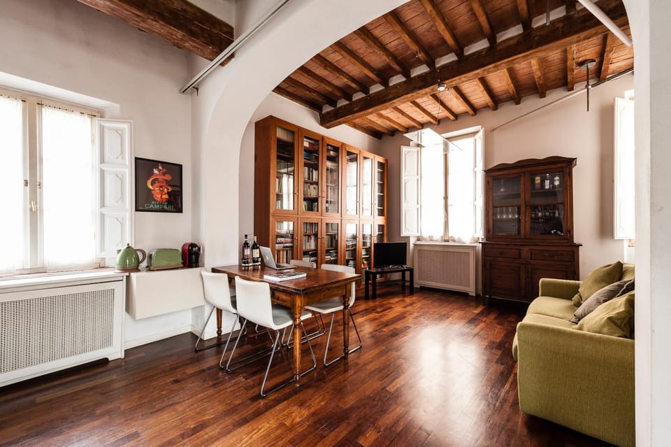 Spacious 2BR Apartment for Families Central & Quiet Pisa Apartment in Pisa