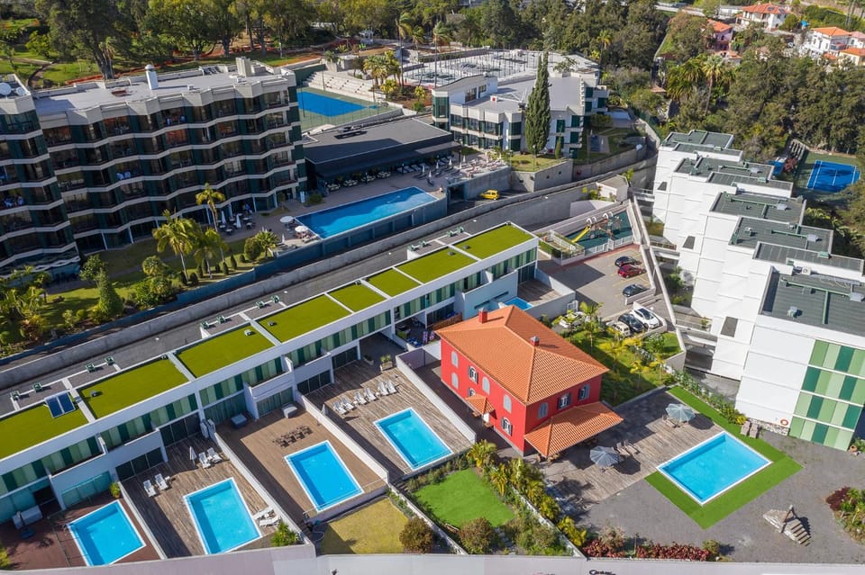 Bird's eye view, Pool view
