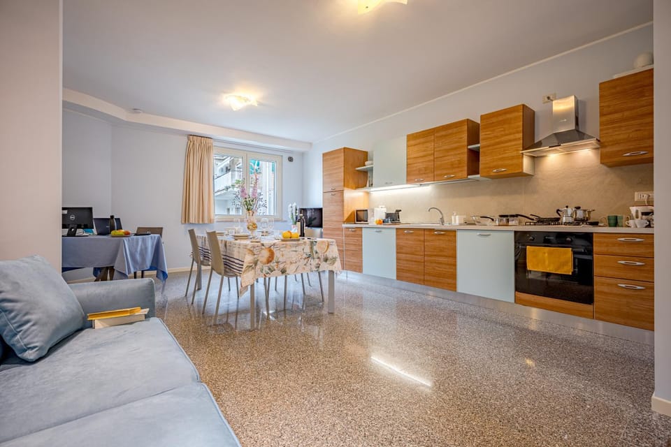 Day, Kitchen or kitchenette, Living room, Seating area, Dining area, dishwasher, oven, stove, toaster, kitchen, air conditioner
