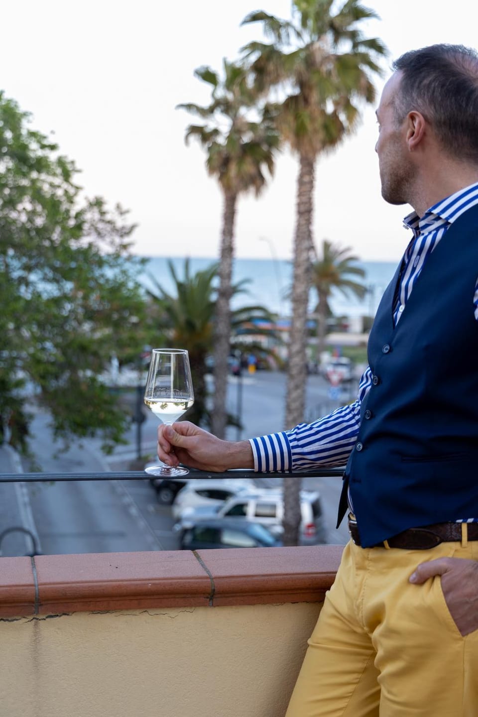 Staff, Day, People, Natural landscape, View (from property/room), Balcony/Terrace, Balcony/Terrace, Beach, Sea view, Sunset