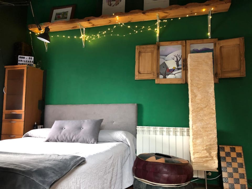 Bed, Photo of the whole room, Bedroom