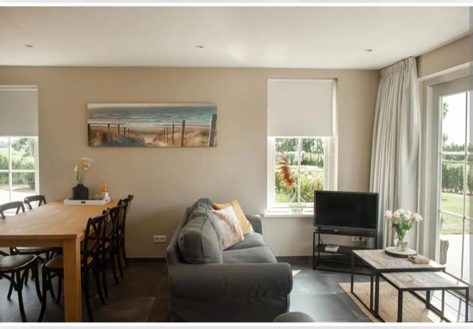 Mooi, vrij gelegen vakantiehuis dichtbij zee en strand! House in Zeeland, Netherlands