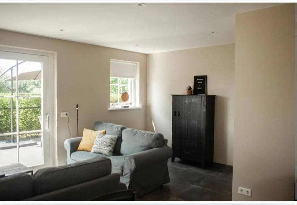 Mooi, vrij gelegen vakantiehuis dichtbij zee en strand! House in Zeeland, Netherlands