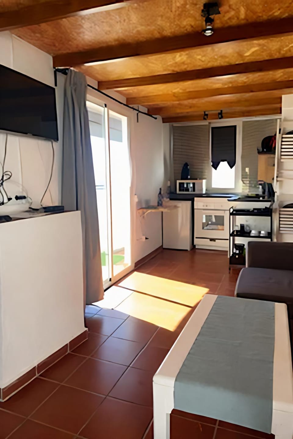 Kitchen or kitchenette, stove