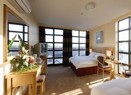 Day, Photo of the whole room